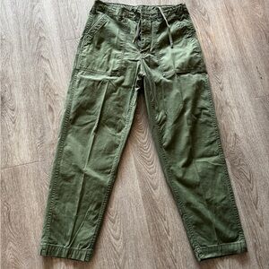 Uniqlo Green Pants. Mens Medium 31-33.